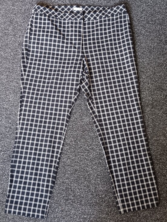 J. Jill Pants - Soft Stretchy J. Jill Black & White Checkered Capris Womens Size 14, Career
